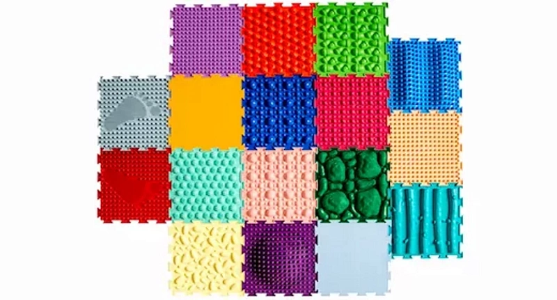 Массажный ортопедический коврик (набор 17 шт. по 1 шт разных фактур, цвета- микс)